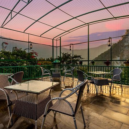 Sterling Corbett Hotel Garjia Exterior foto