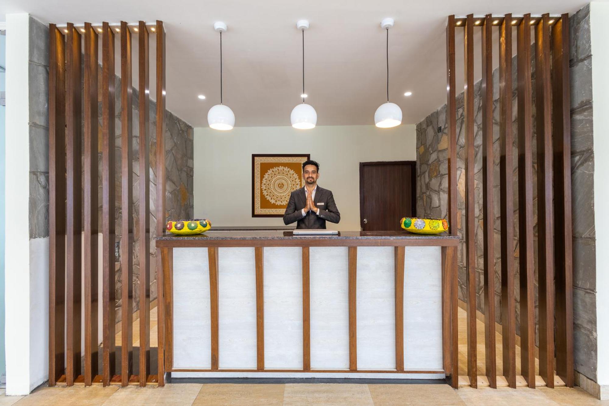 Sterling Corbett Hotel Garjia Exterior foto