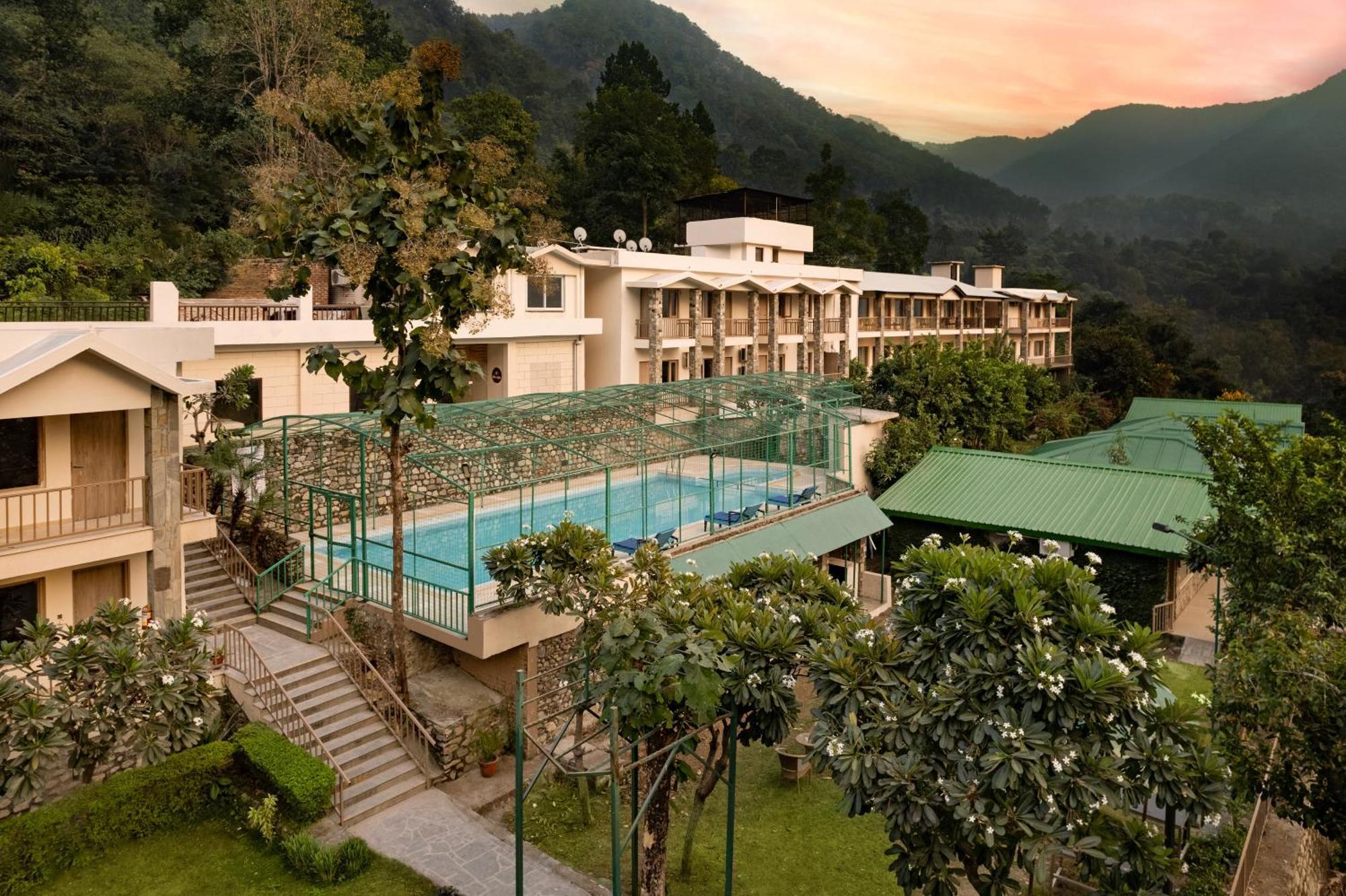 Sterling Corbett Hotel Garjia Exterior foto