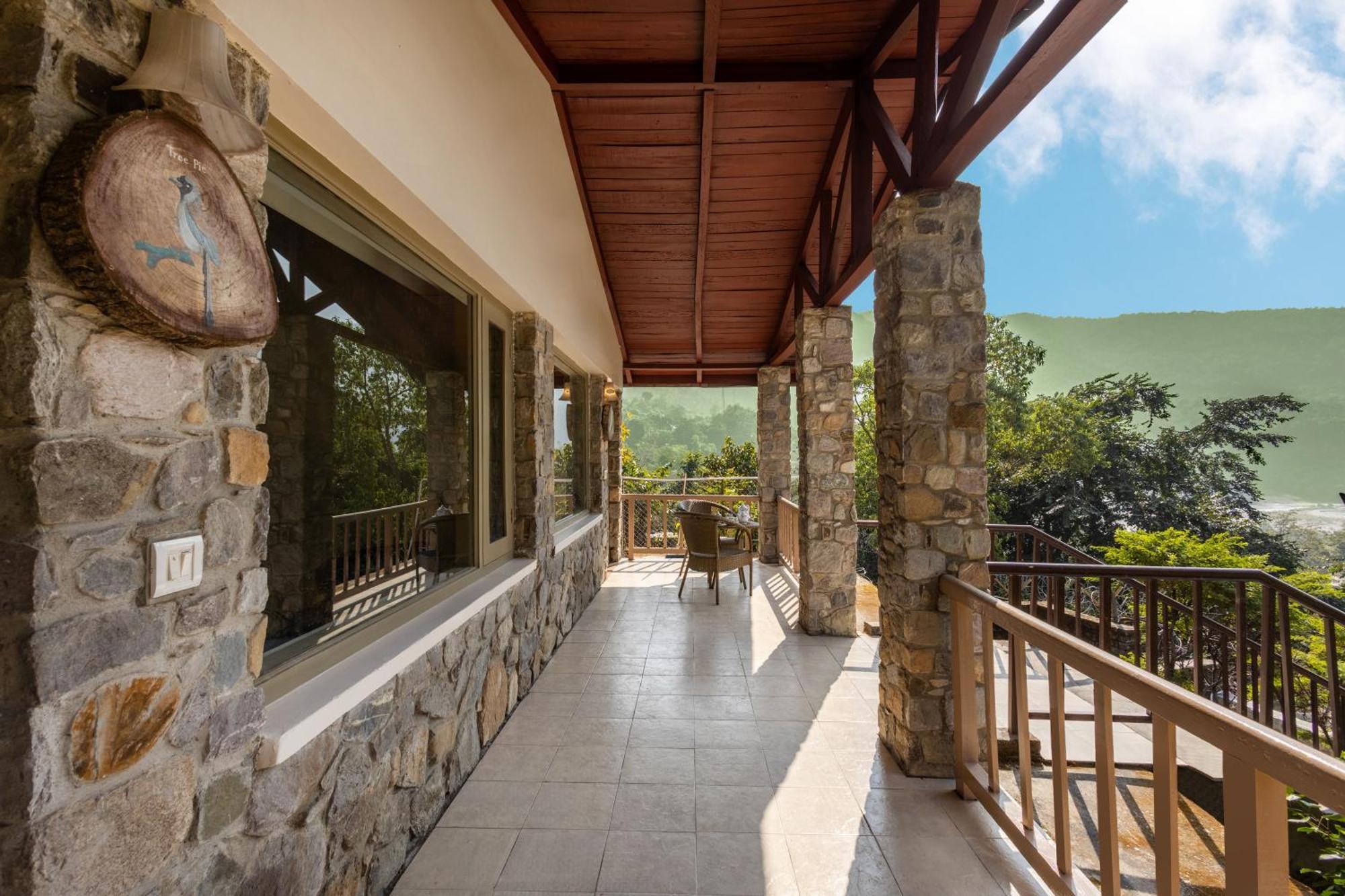 Sterling Corbett Hotel Garjia Exterior foto